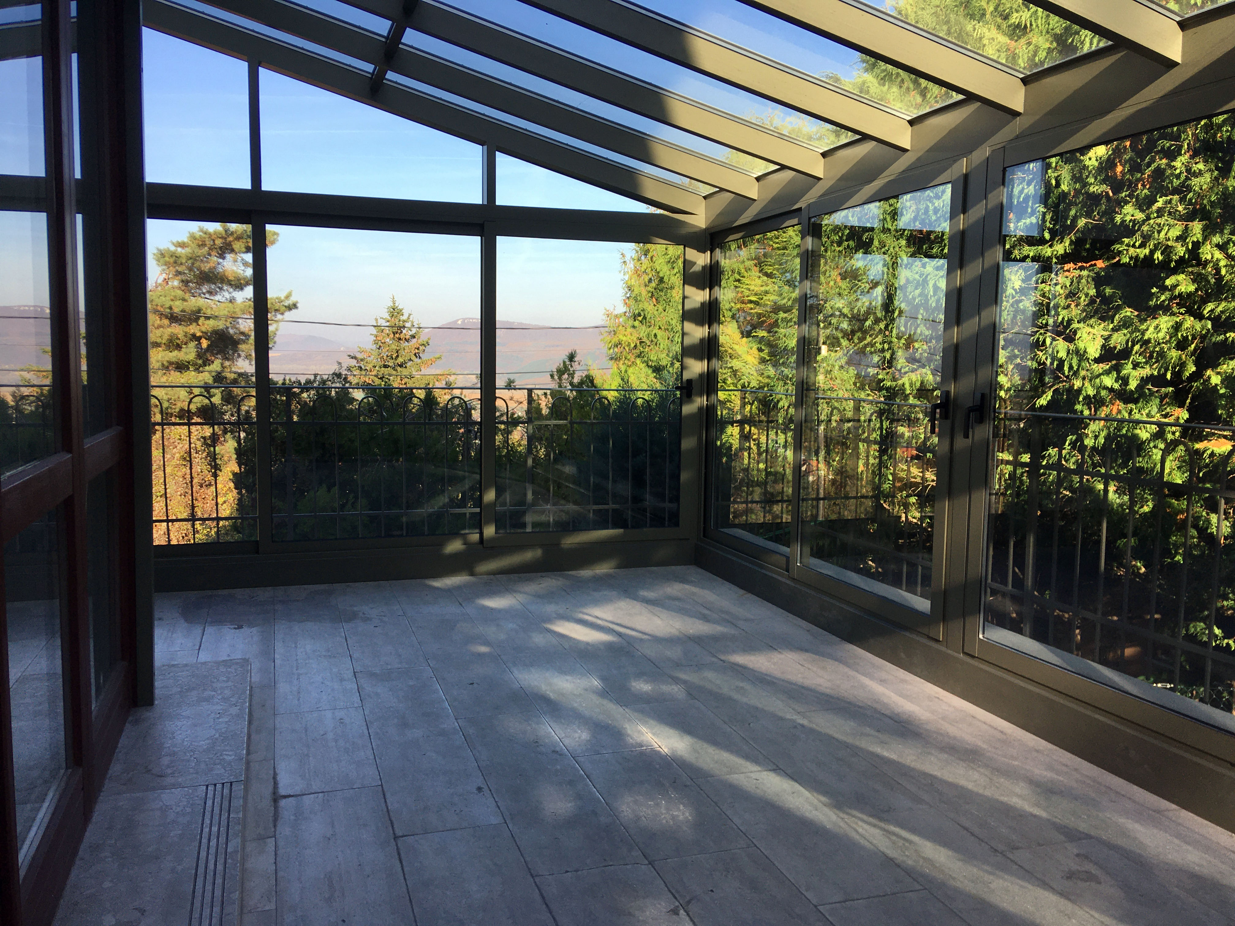 Teraszbeépítés nagy világos belső tér